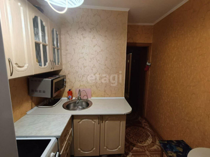 2-комн квартира Ветеранов труда, 3