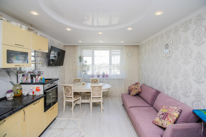 3-комн квартира Кремлевская, 85