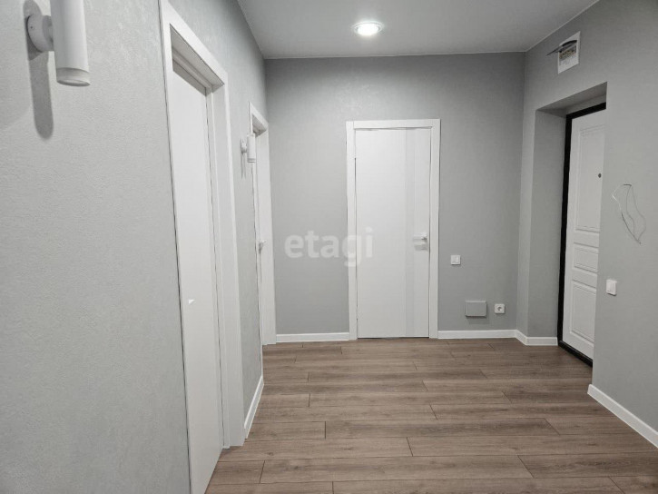 2-комн квартира Республики, 204/11