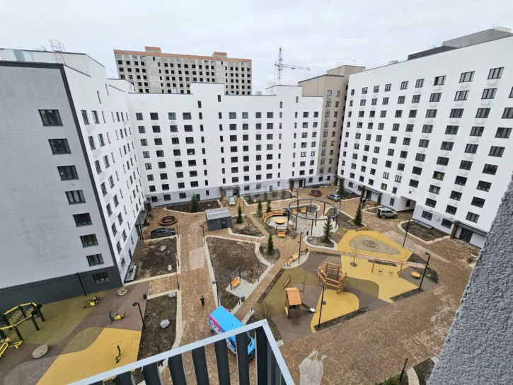 2-комн квартира Республики, 204/11