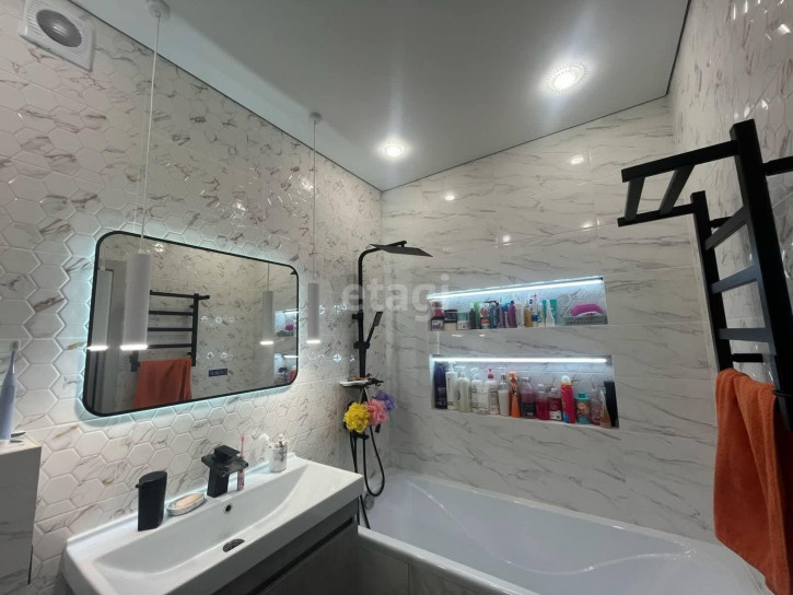 2-комн квартира Республики, 204/10