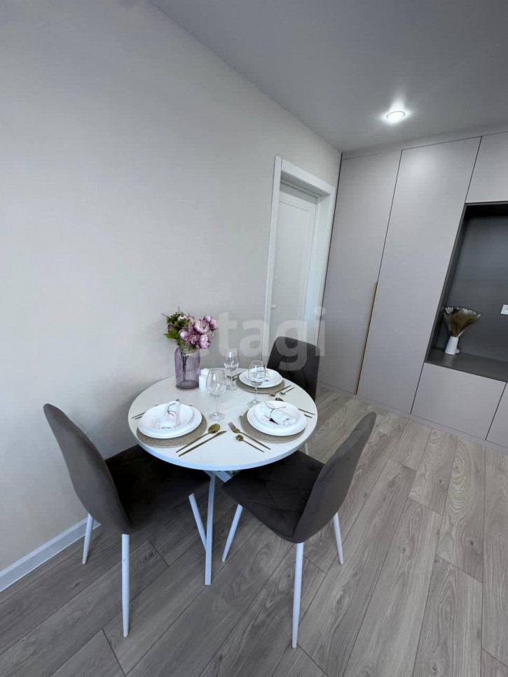 3-комн квартира Монтажников, 42а