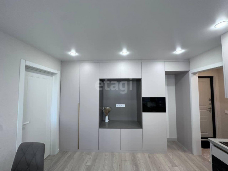 3-комн квартира Монтажников, 42а