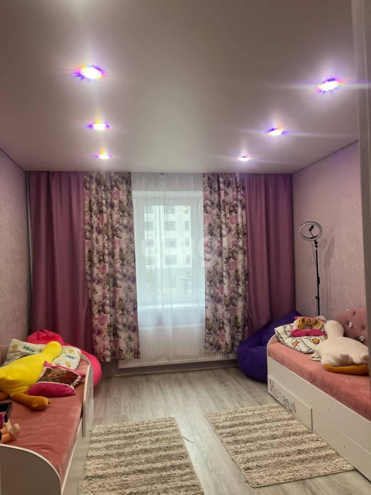 2-комн квартира Республики, 204/10