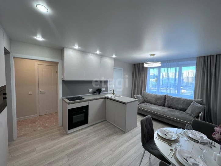3-комн квартира Монтажников, 42а