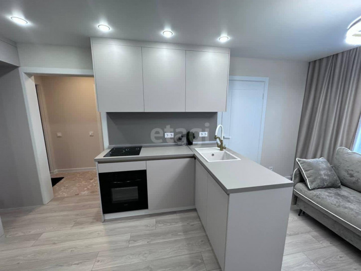 3-комн квартира Монтажников, 42а