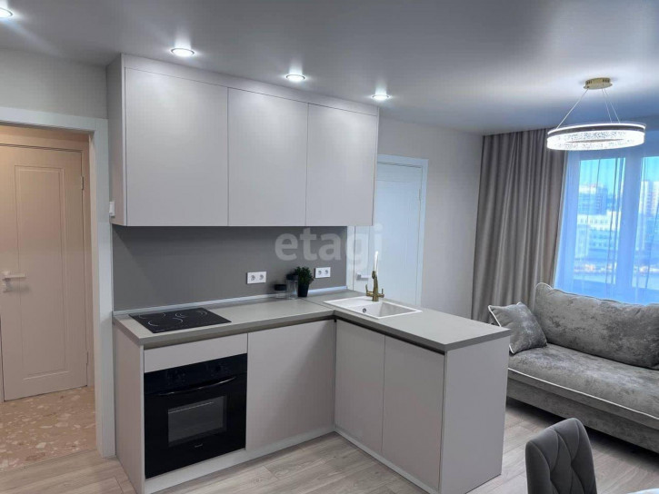 3-комн квартира Монтажников, 42а