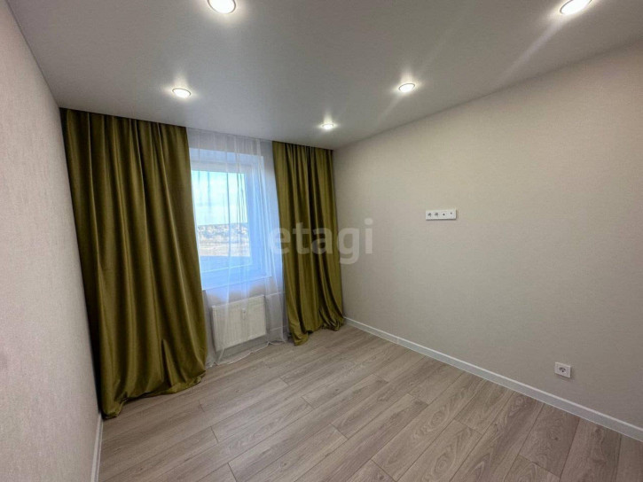 3-комн квартира Монтажников, 42а