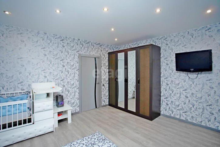 3-комн квартира Дружбы, 73