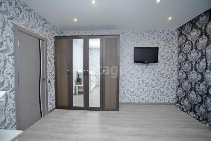 3-комн квартира Дружбы, 73