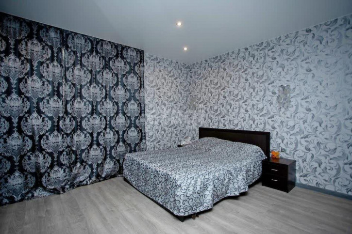 3-комн квартира Дружбы, 73