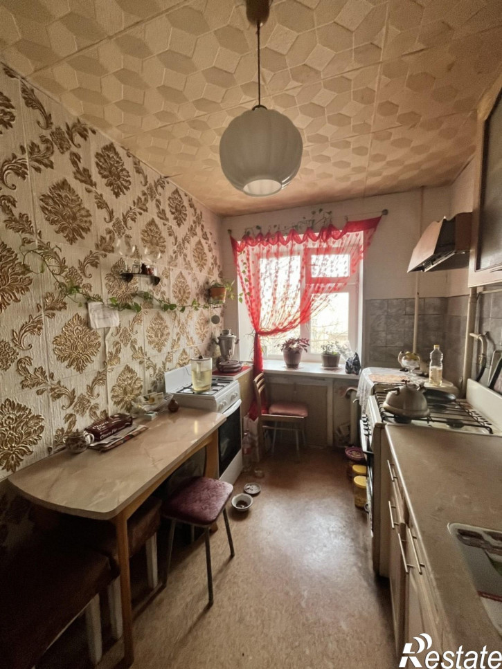 3-комн квартира Россия,  г. Комсомольск-на-Амуре, ул. Дзержинского, д. 38, корп. 2