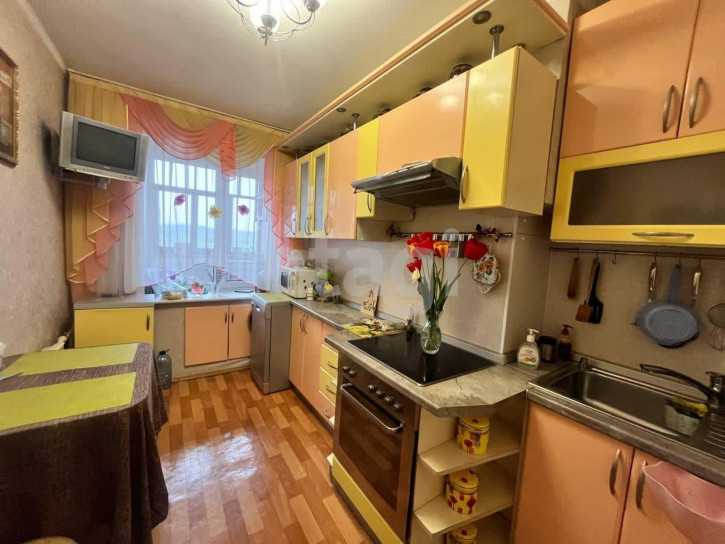 3-комн квартира улица Дружбы