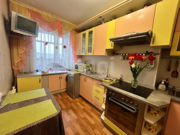 3-комн квартира улица Дружбы