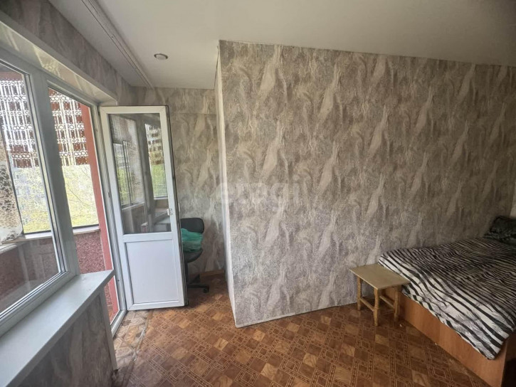 2-комн квартира улица Бузинова