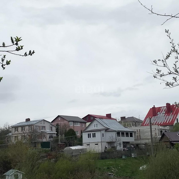 Земельный участок