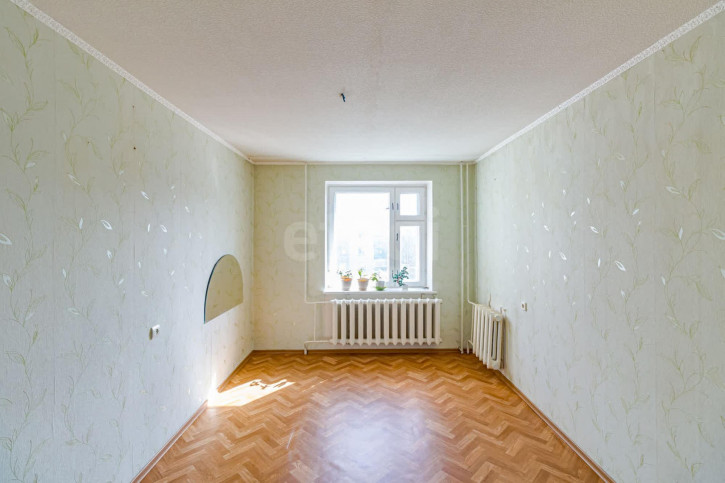 3-комн квартира улица Маршала Конева, 18
