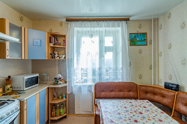 3-комн квартира улица Маршала Конева, 18