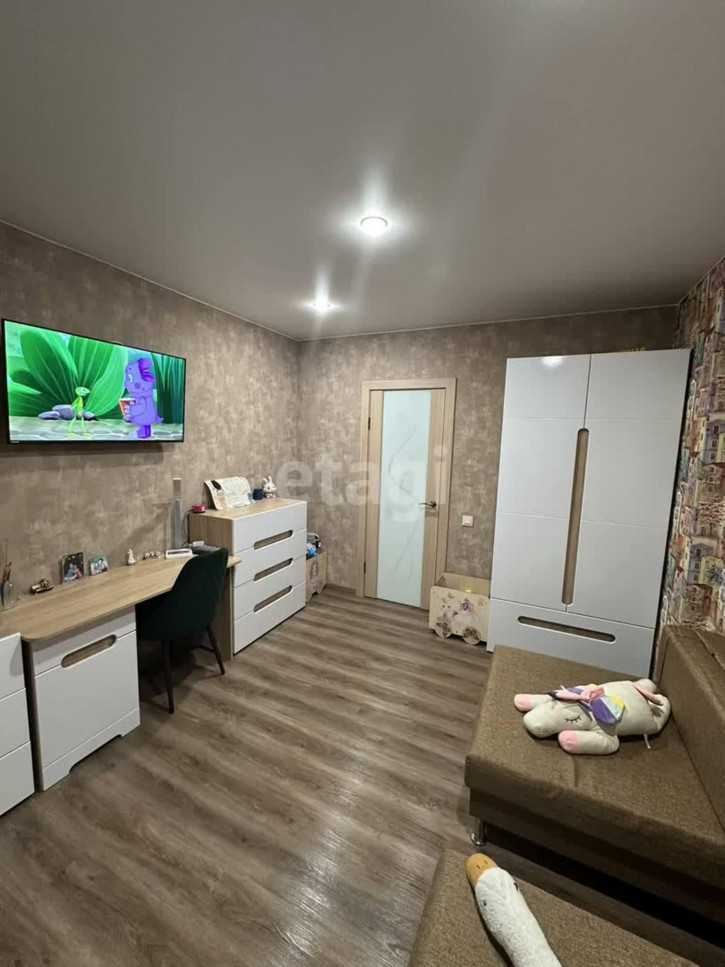 2-комн квартира Стройотрядовская, 8