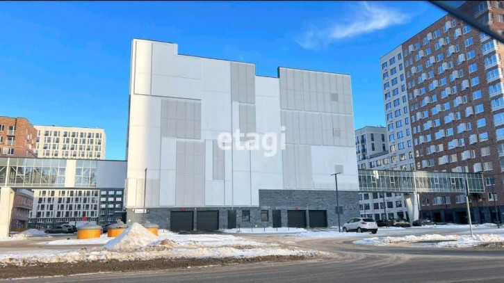 Гараж/парковка Андрея Кореневского 9