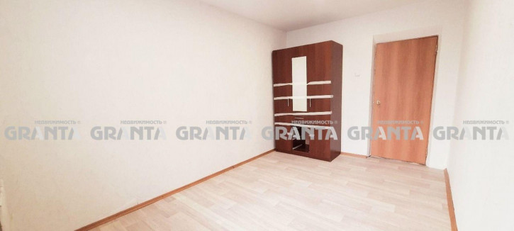 4-комн квартира ул Взлетная, 28