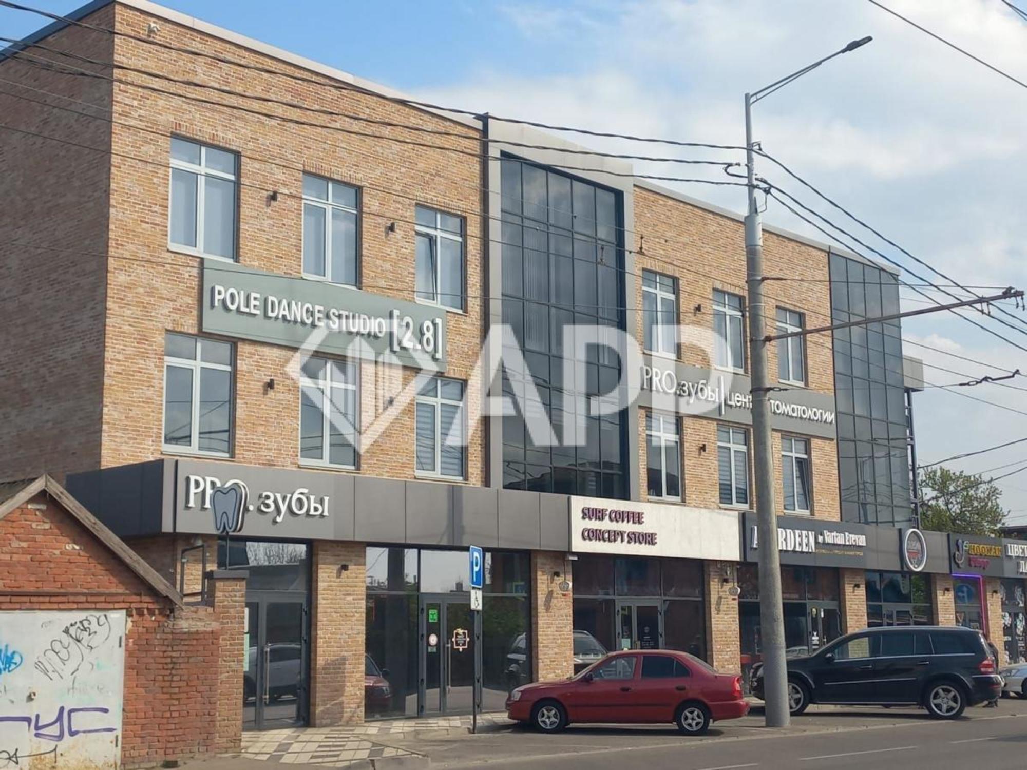 Купить торговое помещение за 145 000 000 рублей на ул им. Академика Трубилина, 34