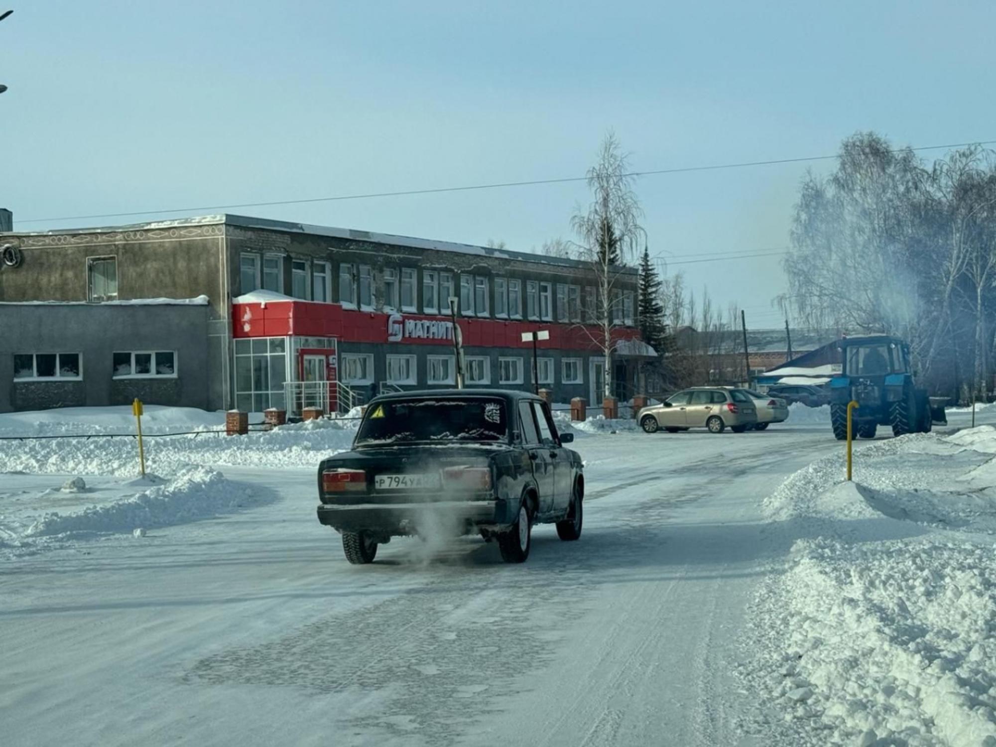 Купить торговое помещение за 17 500 000 рублей на Алтайский край, Калманка, Будённого 1