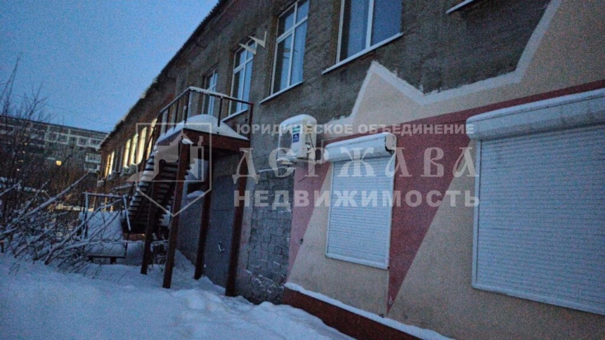 Сдать помещение свободного назначения за 133 600 рублей на проспект Шахтёров