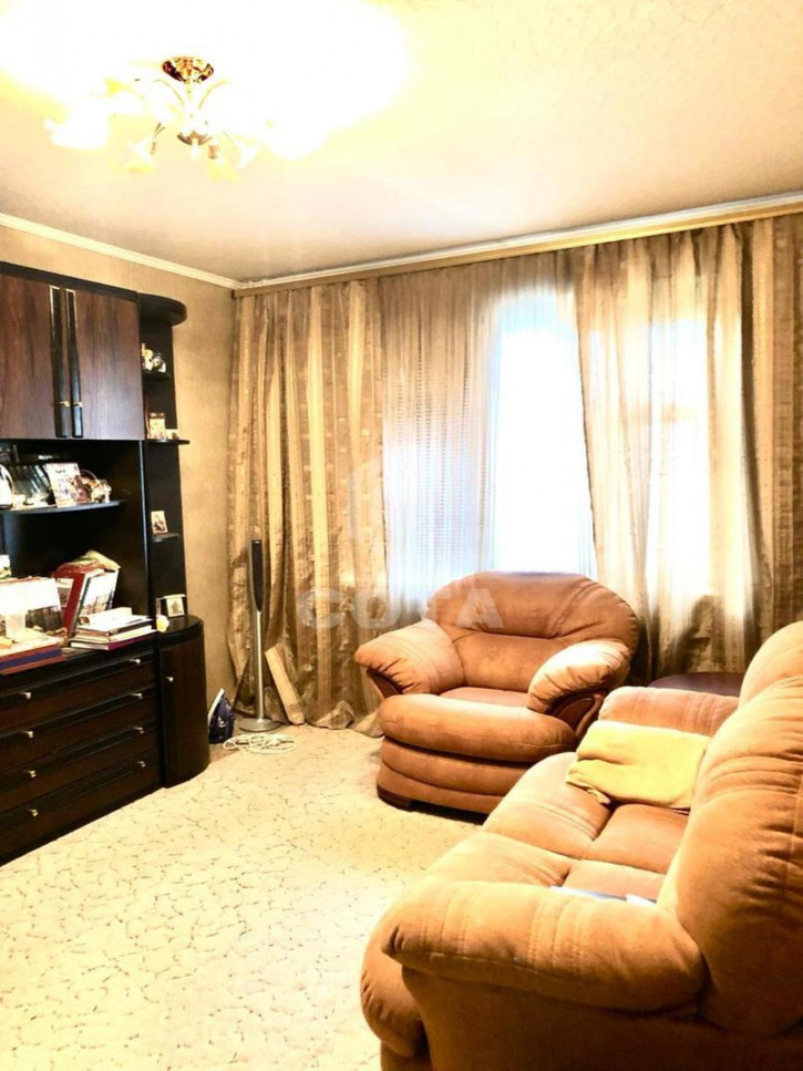4-комн квартира 9 Января улица, 262/3