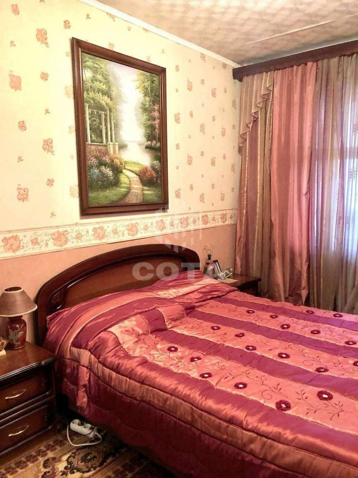 4-комн квартира 9 Января улица, 262/3
