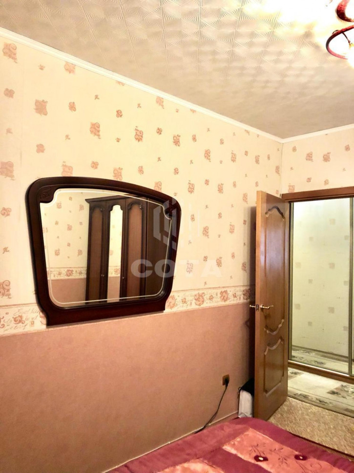 4-комн квартира 9 Января улица, 262/3