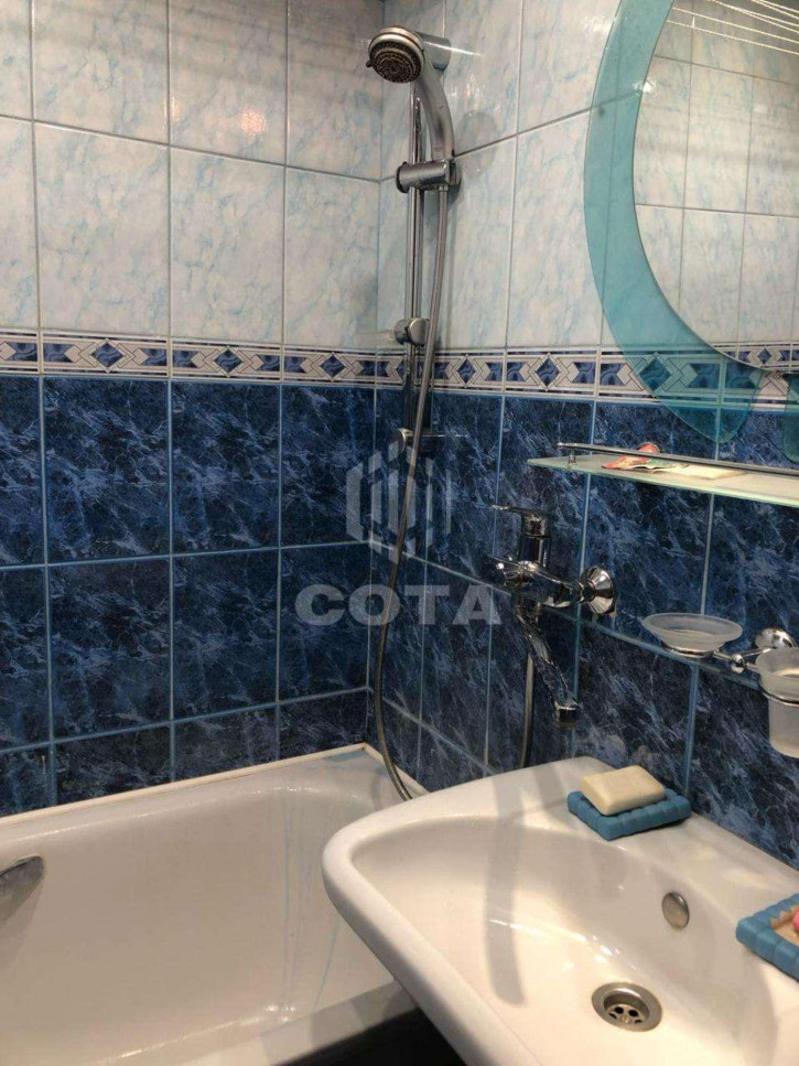4-комн квартира 9 Января улица, 262/3