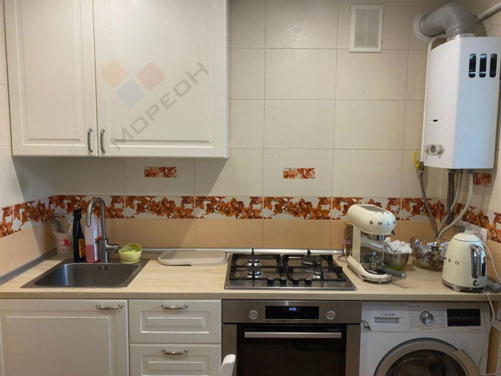 2-комн квартира Карасунская ул, 4