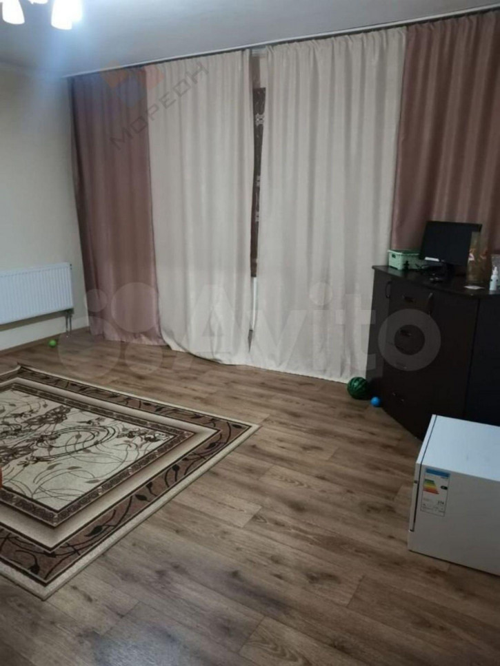 3-комн квартира Героев-Разведчиков ул, 22