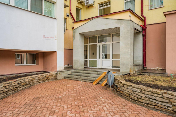 4-комн квартира Мамина-Сибиряка 126