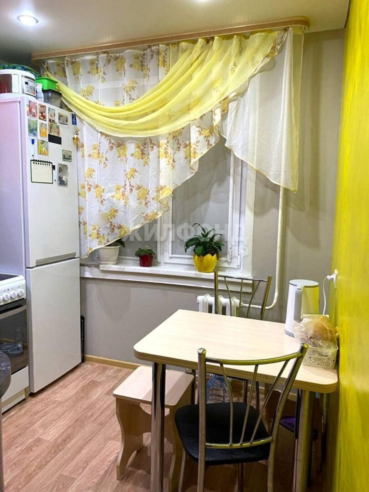 Купить квартиру за 4 100 000 рублей на Петухова, 84