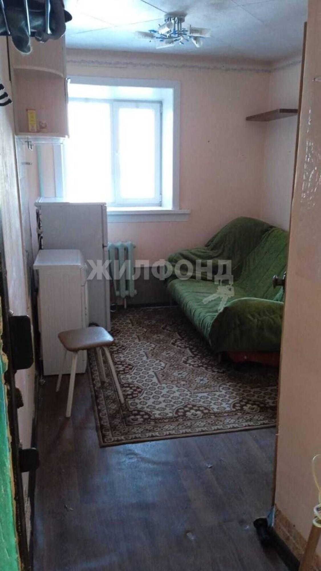 Купить комнату за 1 350 000 рублей на Петухова, 12