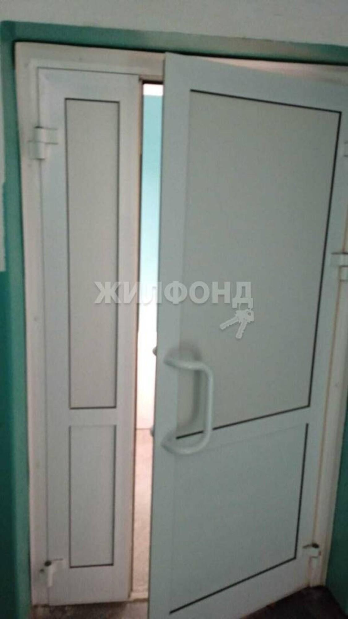 Купить комнату за 1 350 000 рублей на Петухова, 12