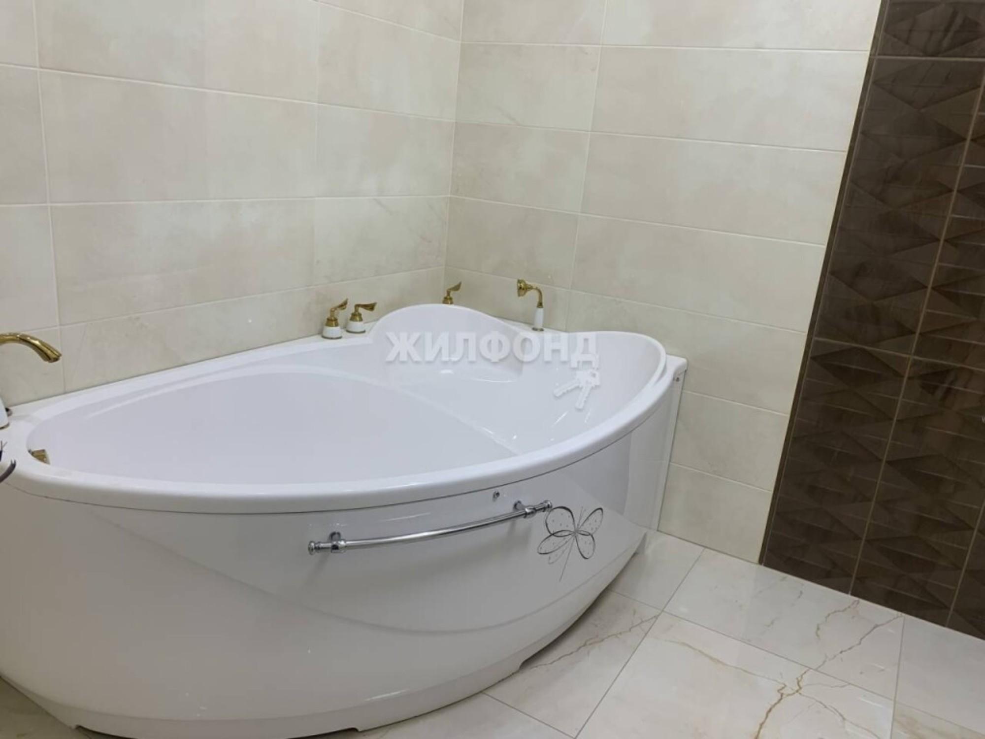 Купить квартиру за 13 499 000 рублей на Мясниковой, 30