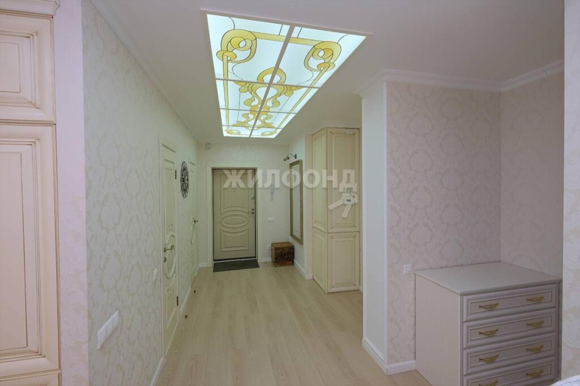 Купить квартиру за 10 598 000 рублей на 6-й микрорайон, 25