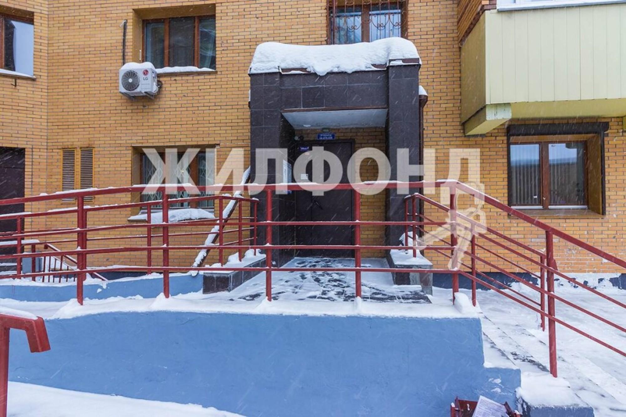 Купить офис, помещение под офис за 850 000 рублей на Военная, 9/1