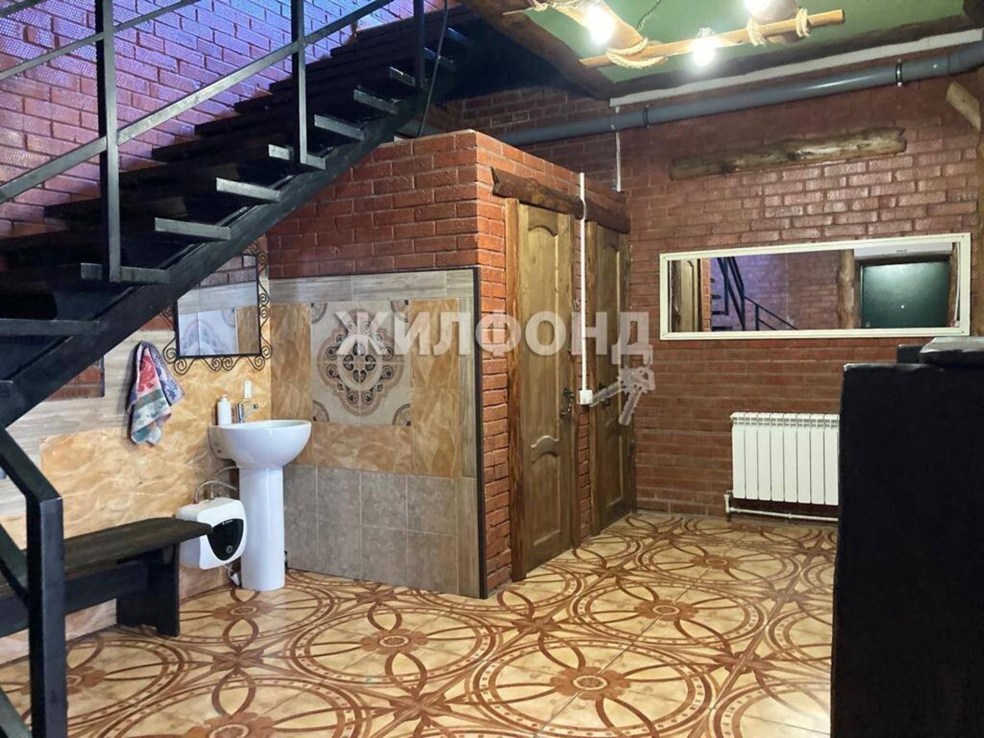Купить дачу, дом, коттедж за 18 000 000 рублей на Новосибирск
