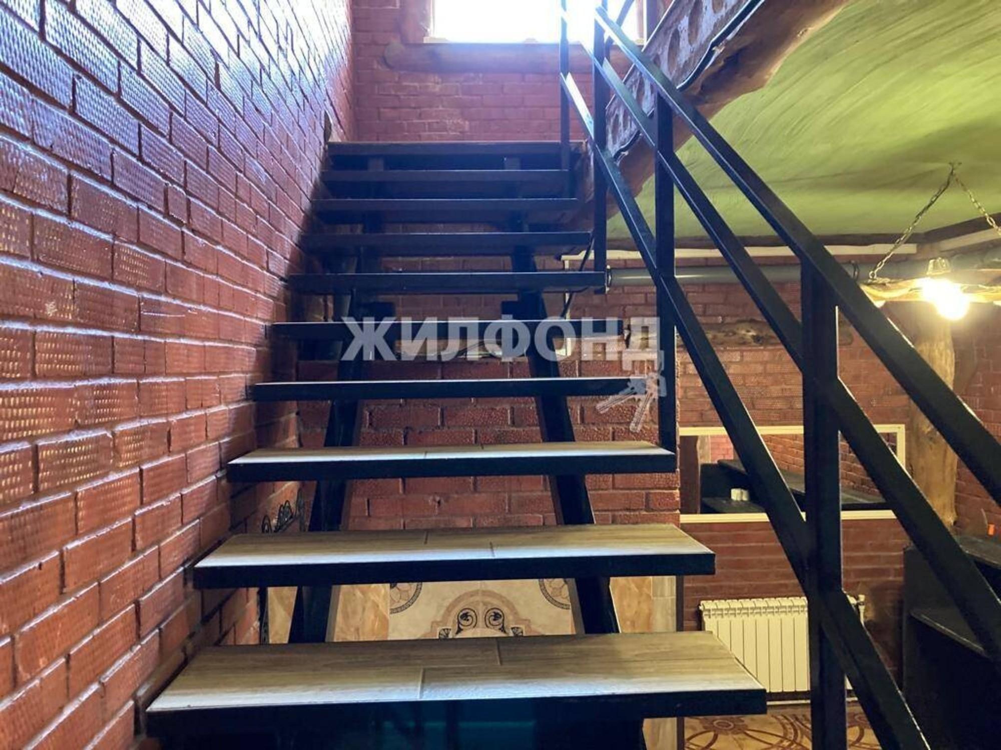 Купить дачу, дом, коттедж за 18 000 000 рублей на Новосибирск