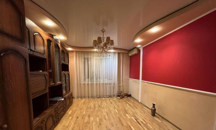 3-комн квартира улица Думенко,13б