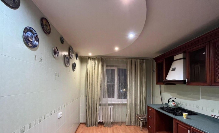 3-комн квартира улица Думенко,13б