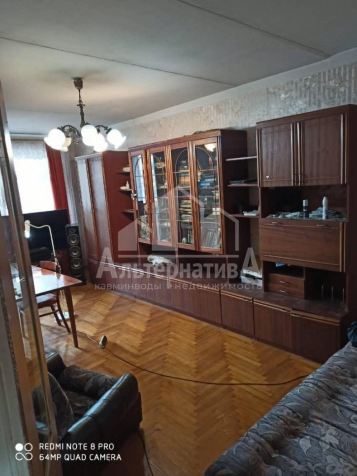 3-комн квартира Ленинградская ул.