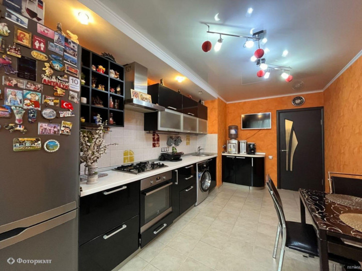 3-комн квартира Тархова ул, 27Б