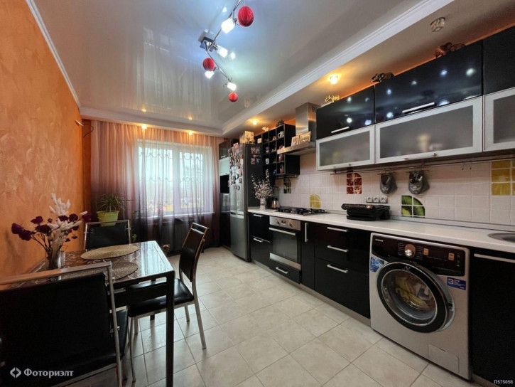 3-комн квартира Тархова ул, 27Б