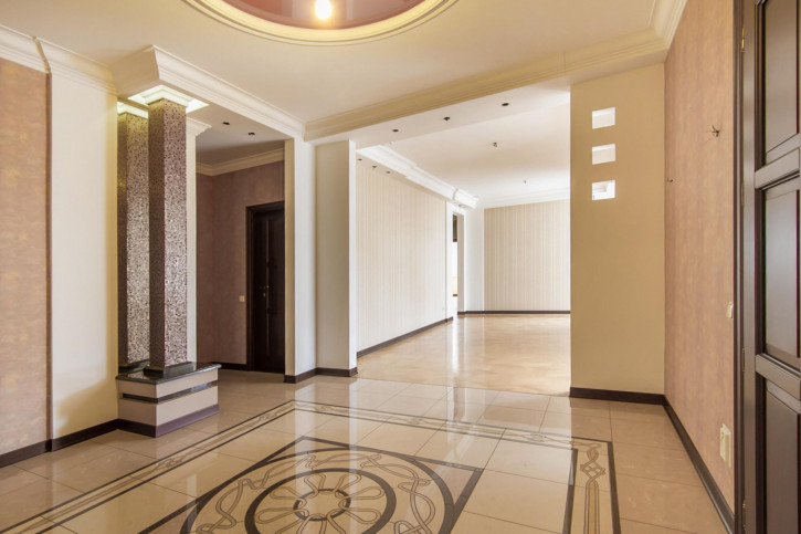 4-комн квартира Кропоткина ул., 2