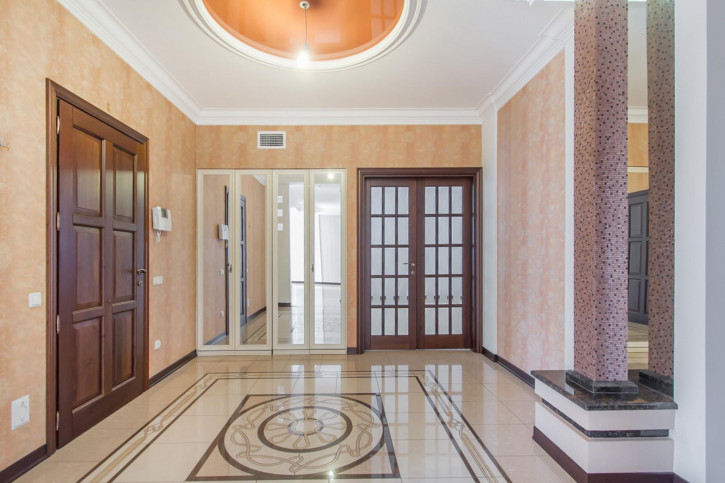 4-комн квартира Кропоткина ул., 2